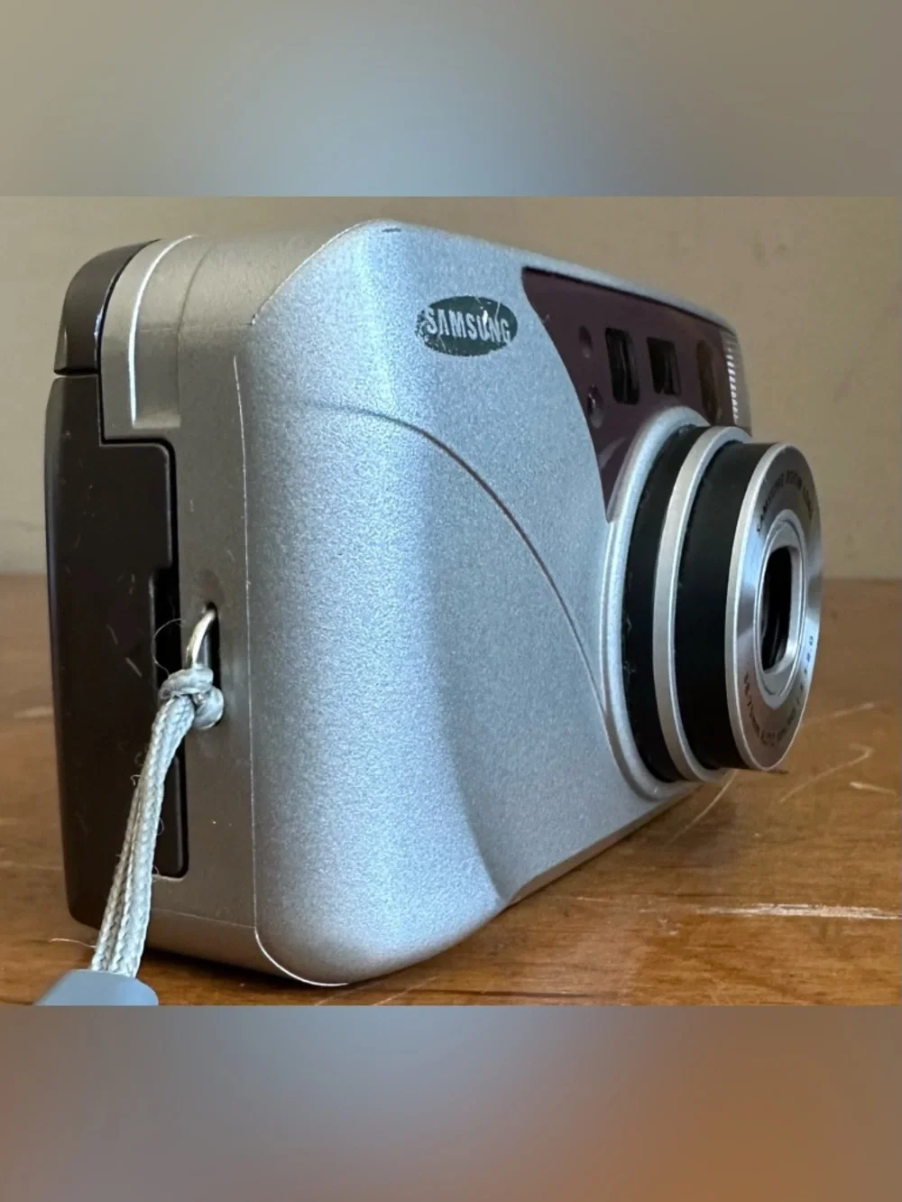 Vintage Samsung Fino 70s Compact 35mm Film Camera w/38-70mm Automatic Macro Lens